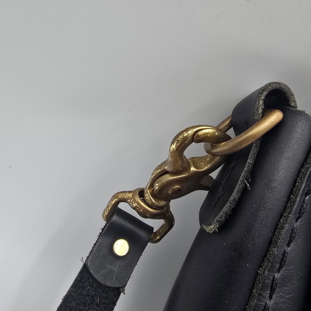Eleven 10 Leather Crossbody Bag Black Adjustable Strap Brass Hardware - Picture 8 of 13